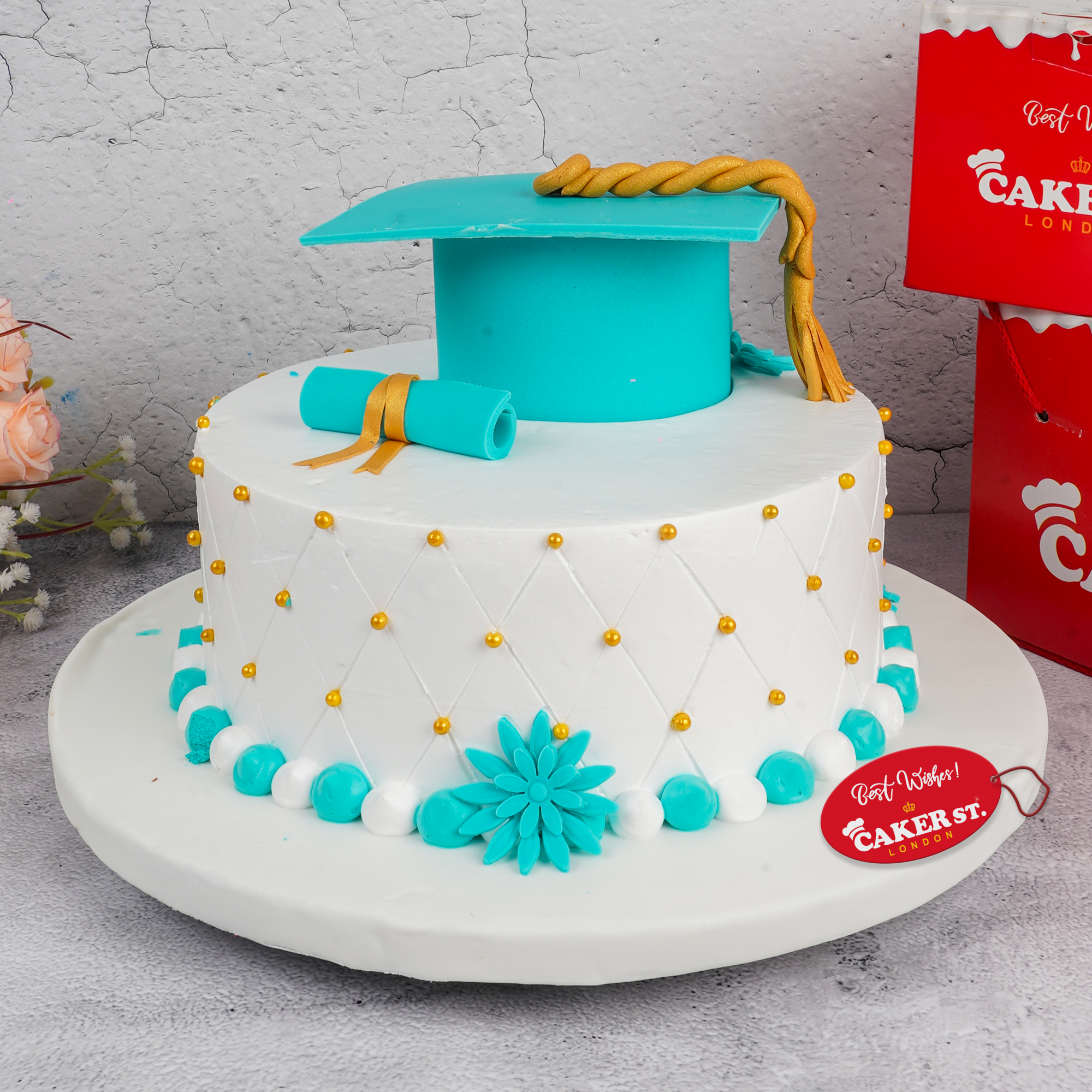 Personalised Graduation Cake with Cap and Scroll