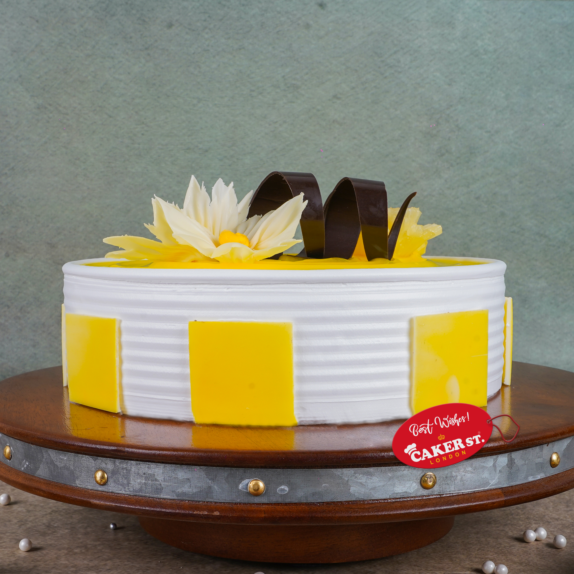 Elegant Yellow Floral Birthday Cake